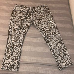 XL NIKE CAPRI W/TIE WAIST